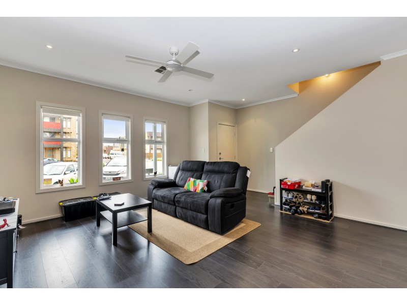 43 Victoria Parade, Mawson Lakes SA 5095