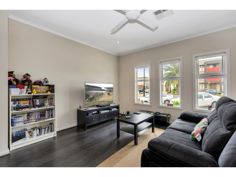 43 Victoria Parade, Mawson Lakes SA 5095