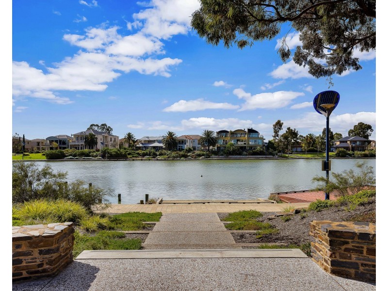 6 Morphett Pl, Mawson Lakes SA 5095