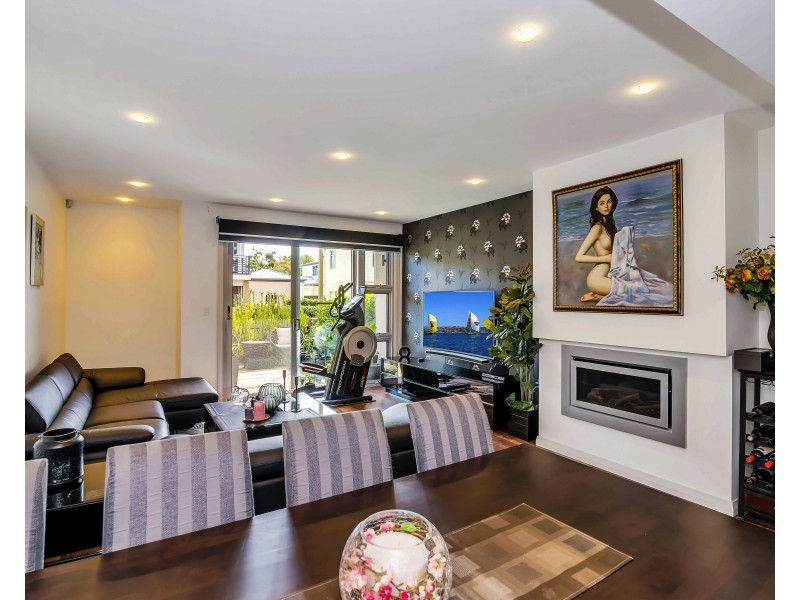 6 Morphett Pl, Mawson Lakes SA 5095