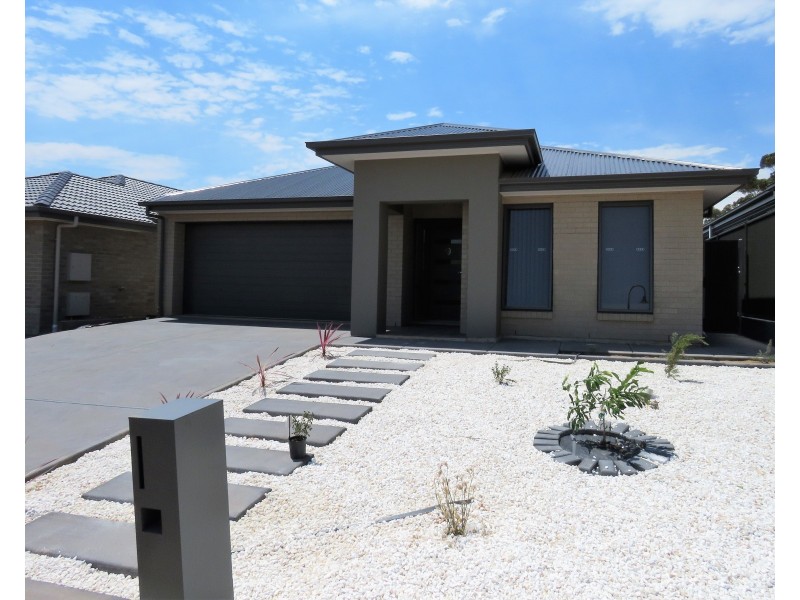 9 Charleston Crescent, Blakeview SA 5114