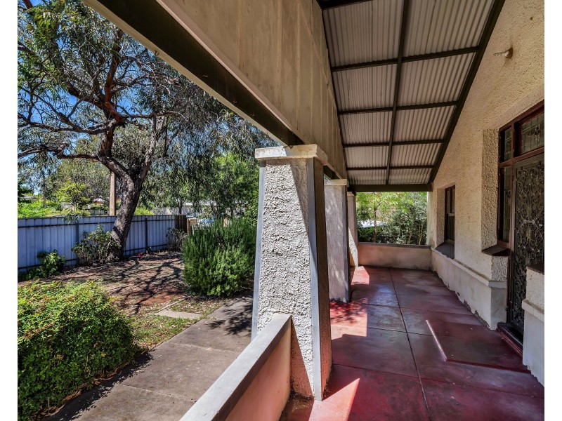 15 Collingrove Ave, Broadview SA 5083