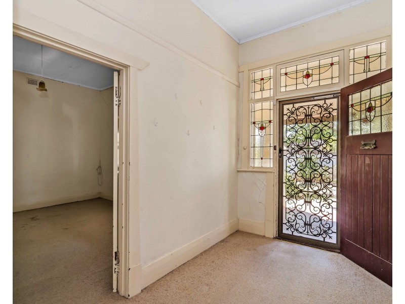 15 Collingrove Ave, Broadview SA 5083