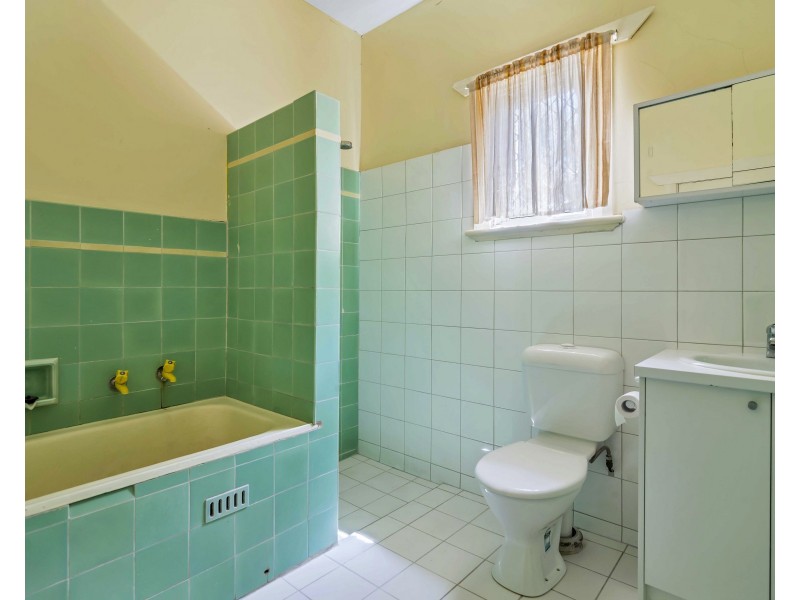 15 Collingrove Ave, Broadview SA 5083