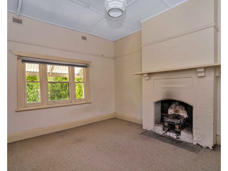 15 Collingrove Ave, Broadview SA 5083