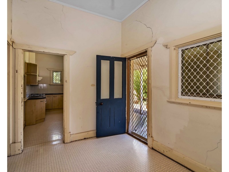 15 Collingrove Ave, Broadview SA 5083