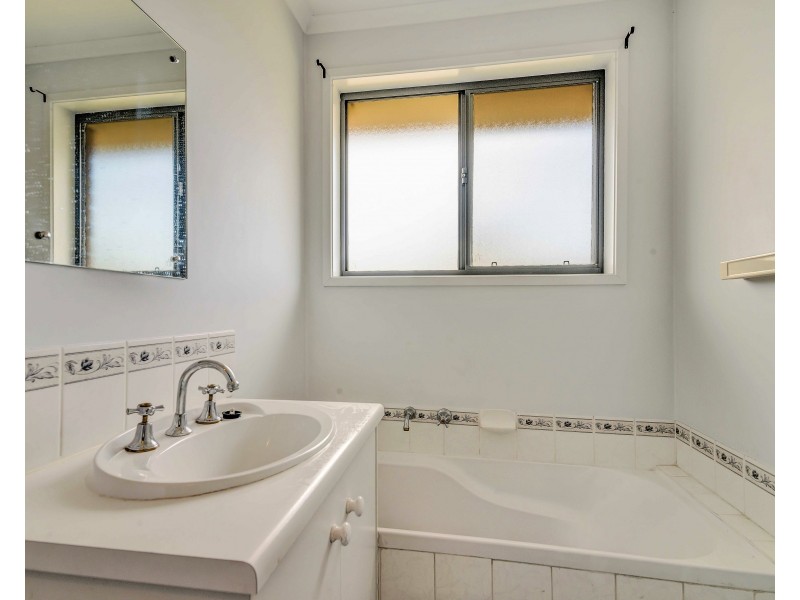 4 Hodges Ct, Parafield Gardens SA 5107