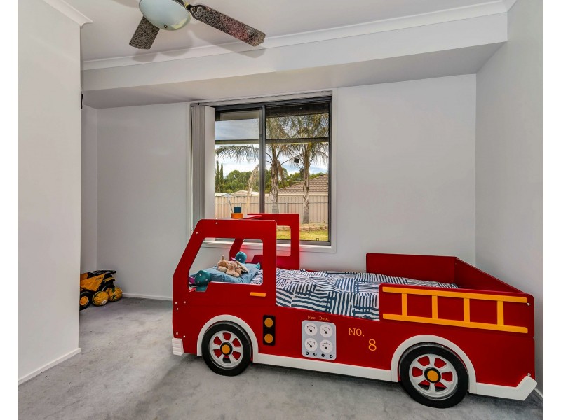4 Hodges Ct, Parafield Gardens SA 5107