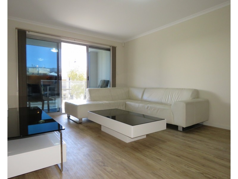 6/5 Goodall Pde, Mawson Lakes SA 5095