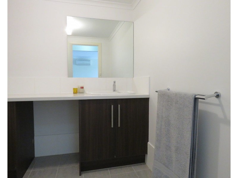 6/5 Goodall Pde, Mawson Lakes SA 5095