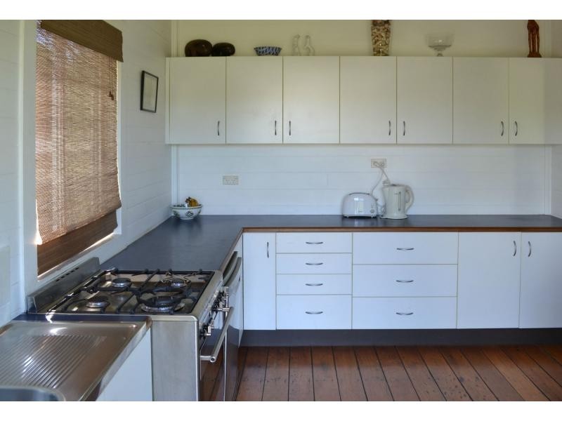 13 Lismore Road, Bangalow NSW 2479