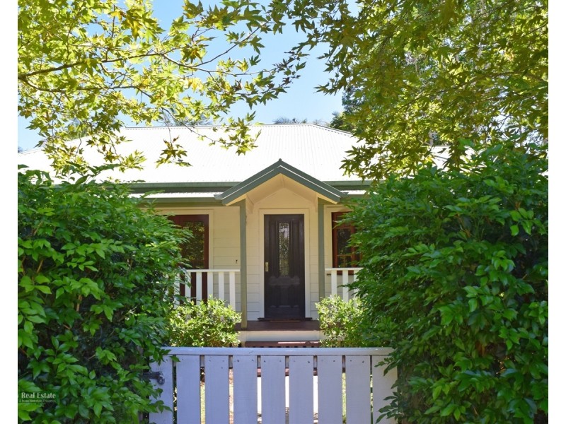 6 Sansom St, Bangalow NSW 2479