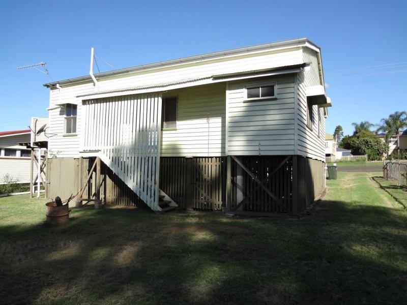 83 Baynes Street, Wondai QLD 4606
