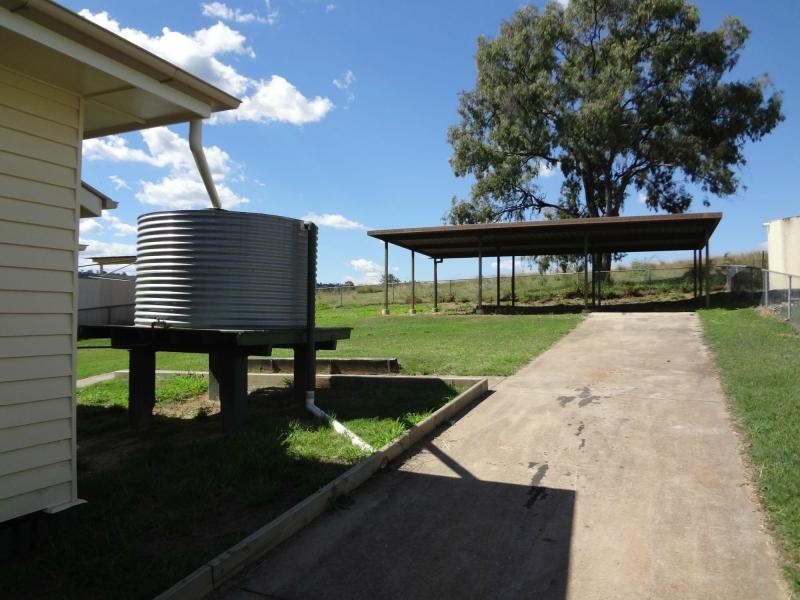 18 Beresford Street, Proston QLD 4613