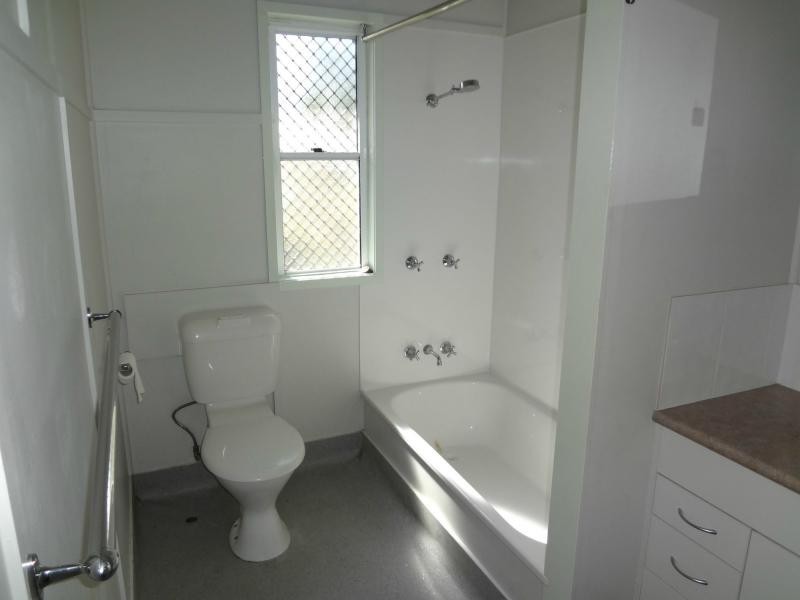 18 Beresford Street, Proston QLD 4613