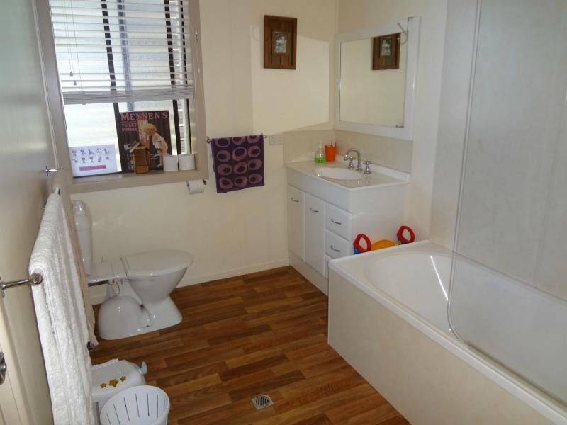 43 Edwards Street, Wondai QLD 4606