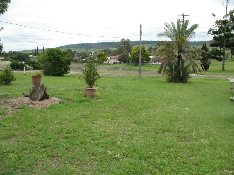 32 Beresford Street, Proston QLD 4613