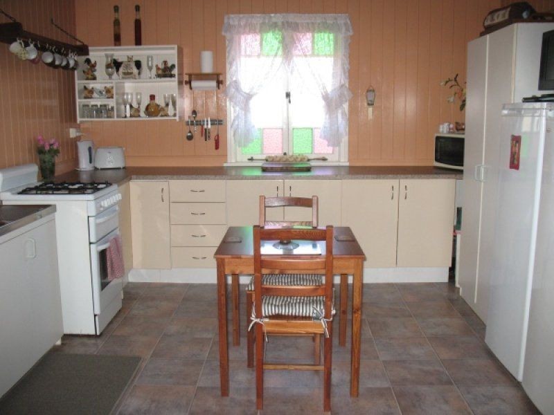 12 Collingwood Street, Proston QLD 4613