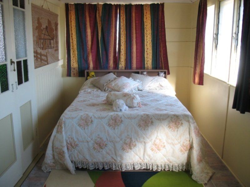 12 Collingwood Street, Proston QLD 4613