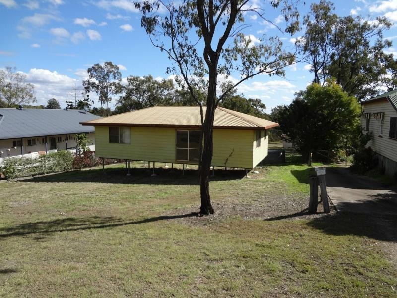 45 Collingwood Street, Proston QLD 4613
