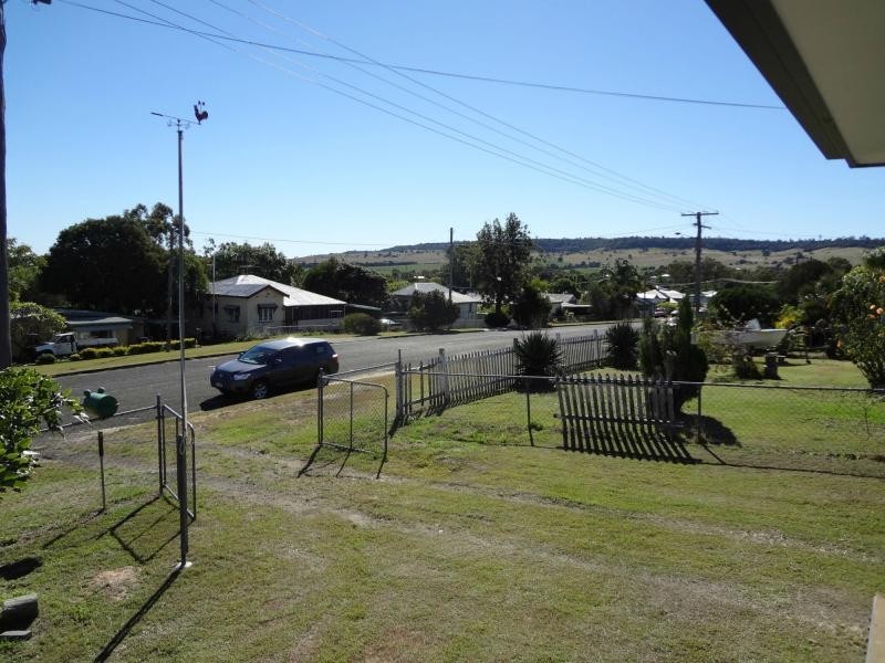 40 Collingwood Street, Proston QLD 4613