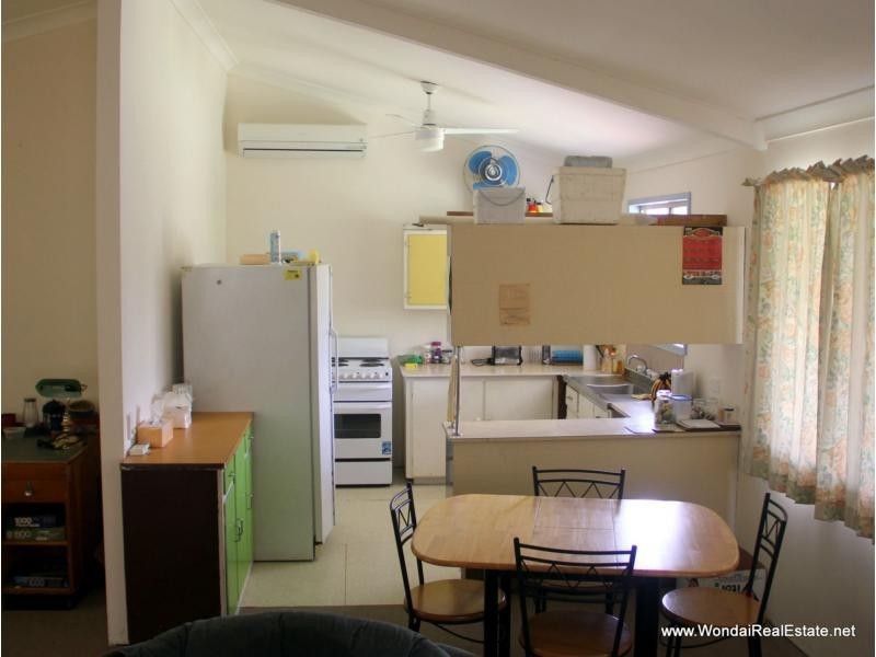 12 Drake Street, Proston QLD 4613