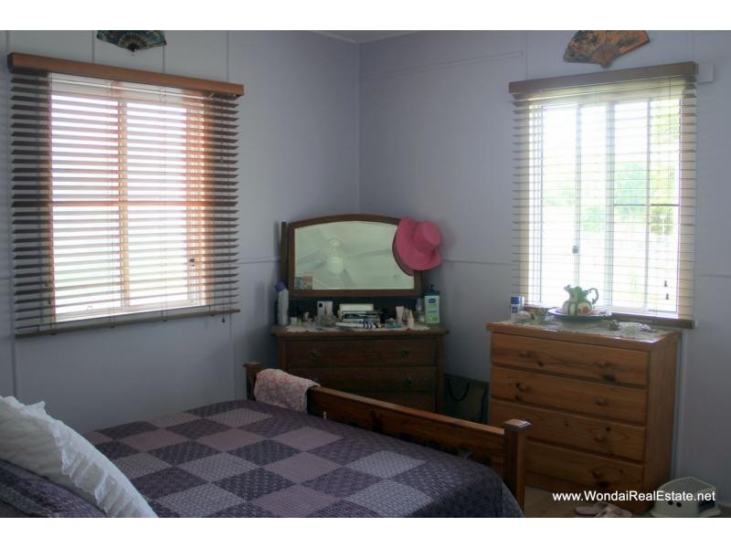 6 Blake Street, Proston QLD 4613
