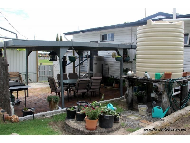 6 Blake Street, Proston QLD 4613