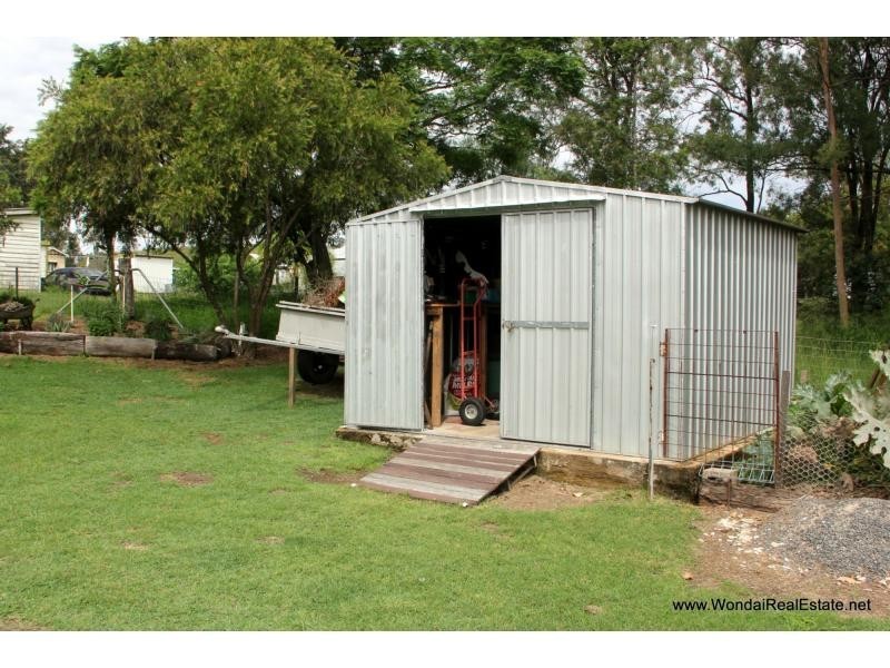 6 Blake Street, Proston QLD 4613