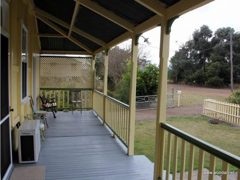 8 Main Street, Cloyna QLD 4605