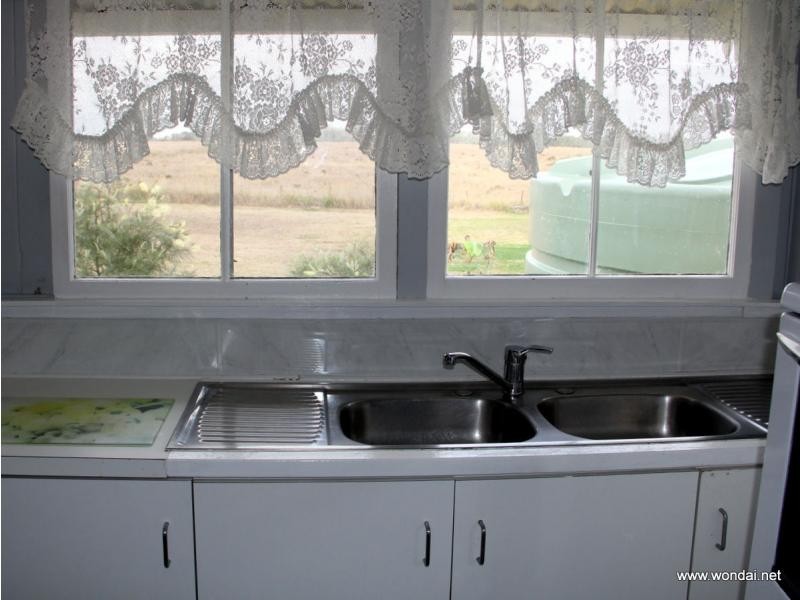 8 Main Street, Cloyna QLD 4605