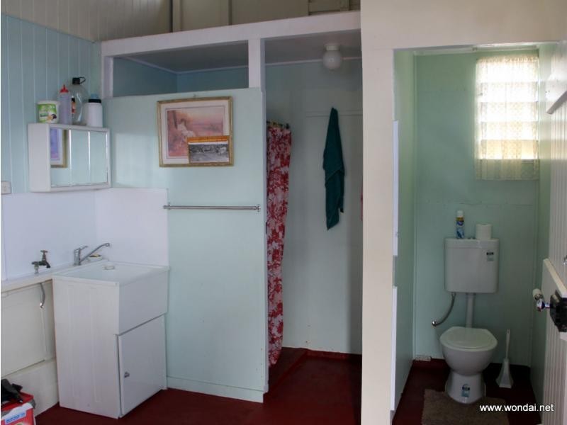 8 Main Street, Cloyna QLD 4605