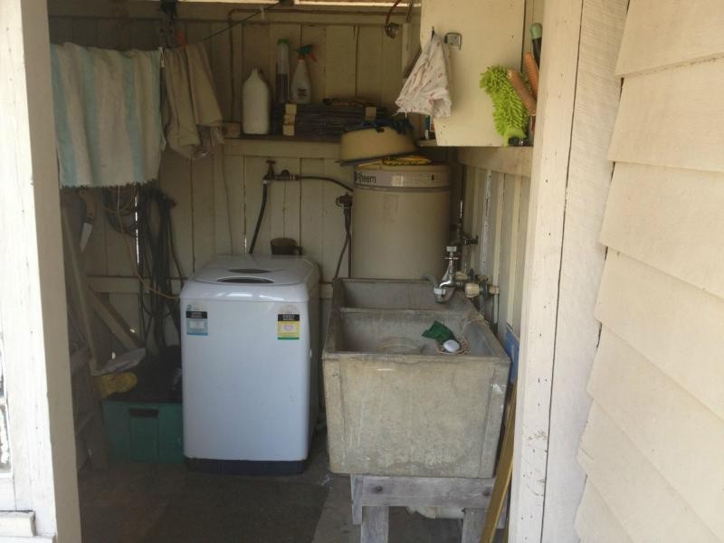 3 Main Street, Cloyna QLD 4605