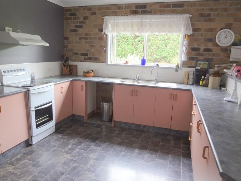 24 Burns Crescent, Wondai QLD 4606