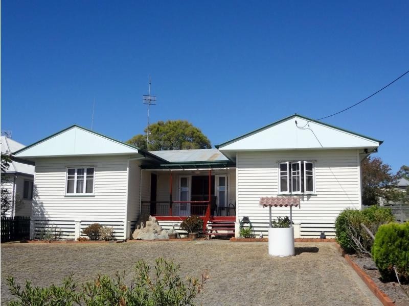 17 Taylor Street, Murgon QLD 4605