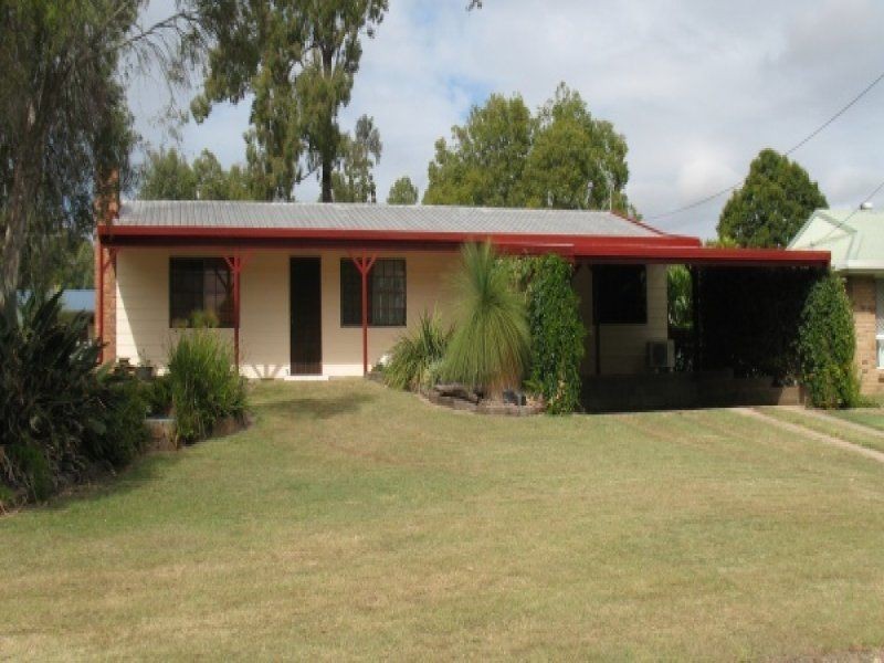 98 Pring Street, Wondai QLD 4606