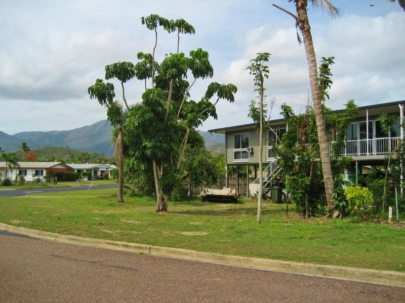 7 Jamieson Street, Cardwell QLD 4849