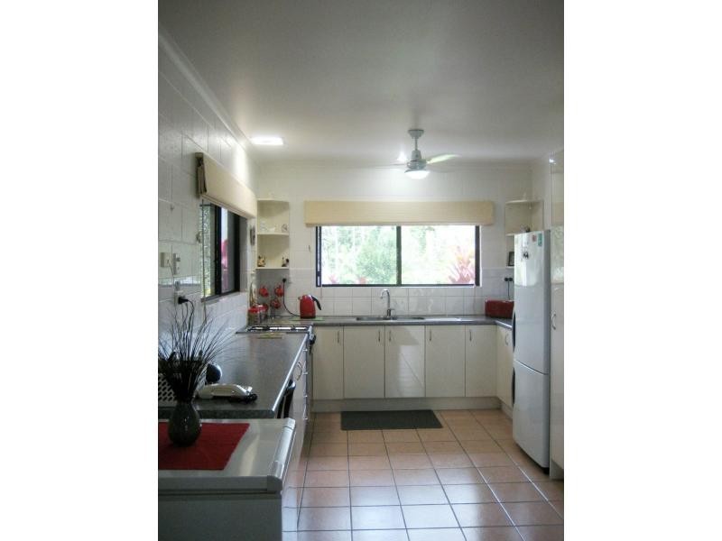 4 Clitheroe Street, Cardwell QLD 4849