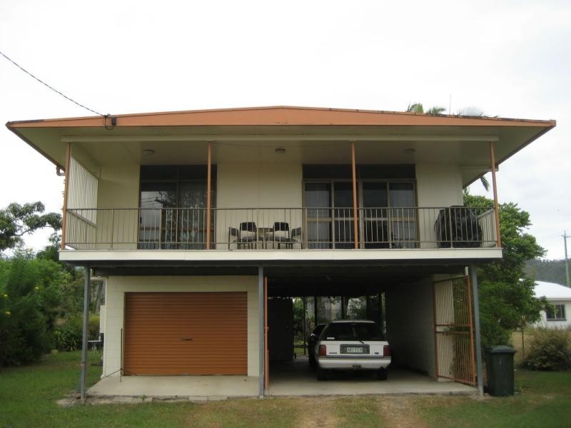 15 Leefe Street, Cardwell QLD 4849