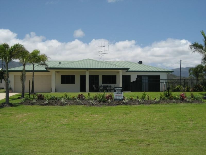 15 Marine Parade, Cardwell QLD 4849