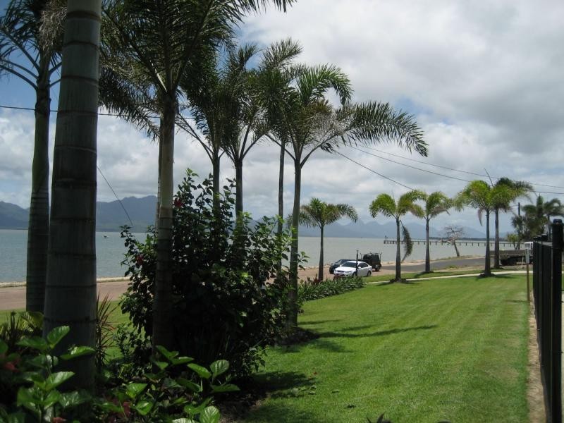 15 Marine Parade, Cardwell QLD 4849