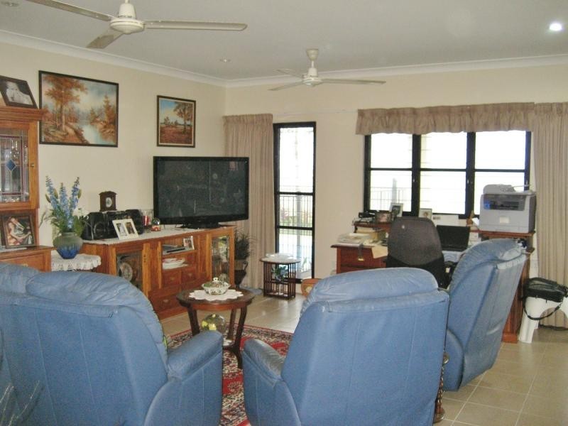 15 Marine Parade, Cardwell QLD 4849