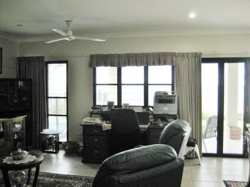 15 Marine Parade, Cardwell QLD 4849