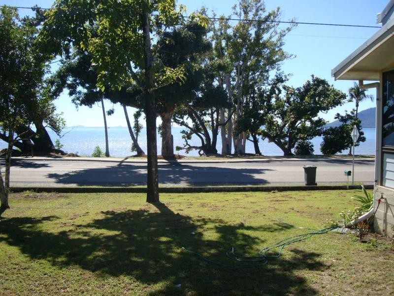 27 Victoria Street, Cardwell QLD 4849