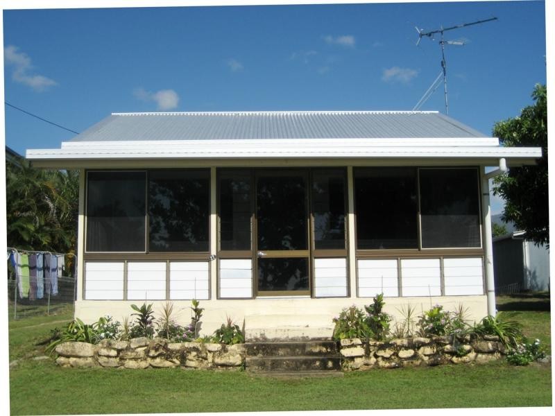 27 Victoria Street, Cardwell QLD 4849