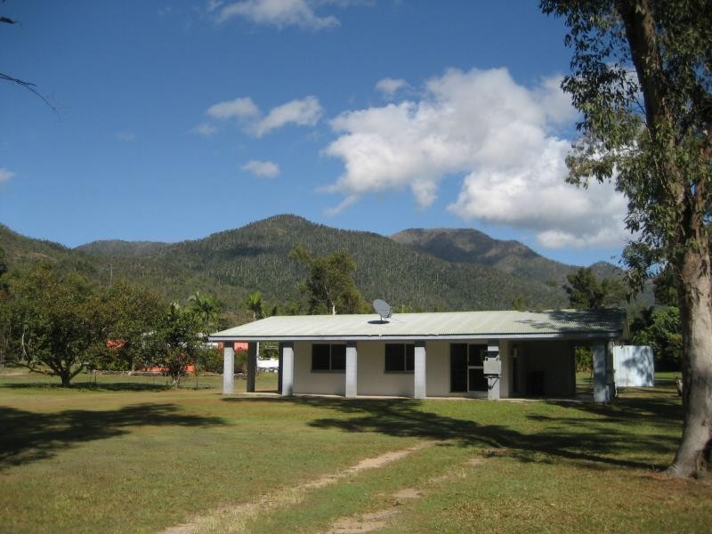 150 Stony Creek Road, Cardwell QLD 4849