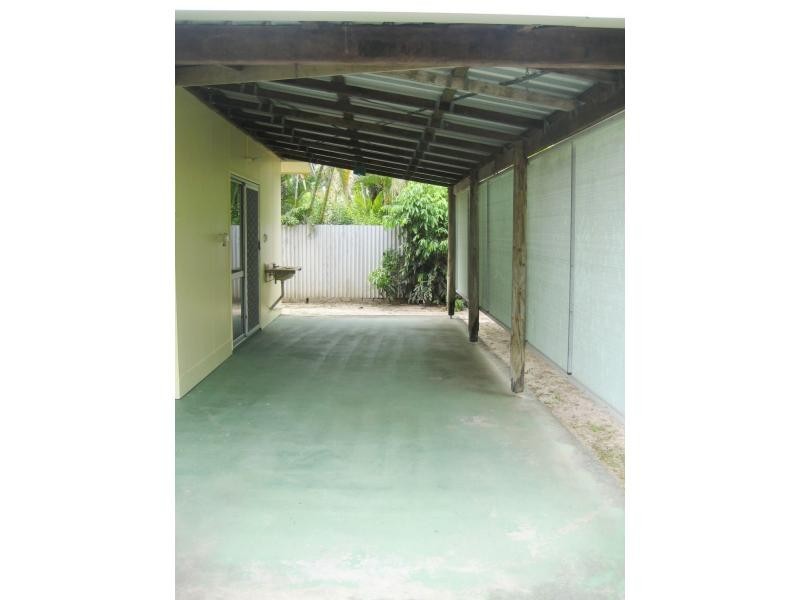 17 Liverpool Street, Cardwell QLD 4849