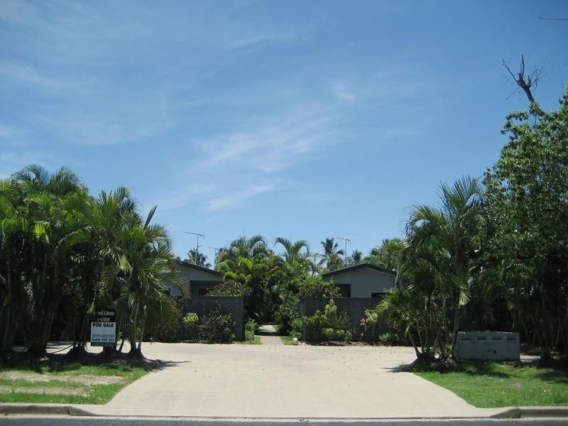 Unit 4/13 Toohey Street, Cardwell QLD 4849