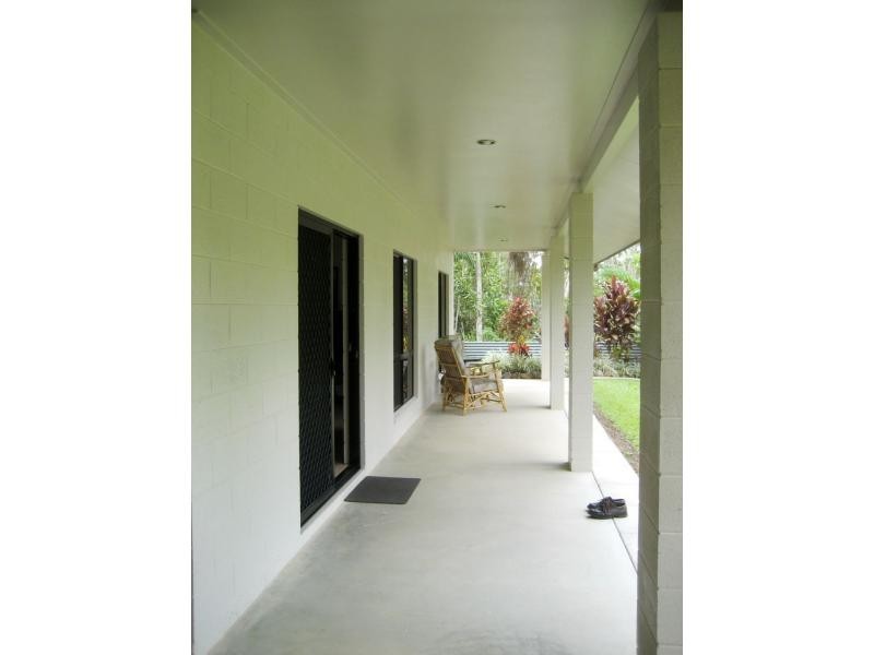 4 Clitheroe Street, Cardwell QLD 4849