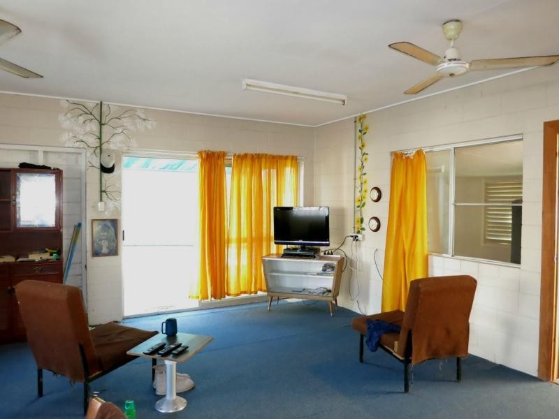 24 Roma Street, Cardwell QLD 4849